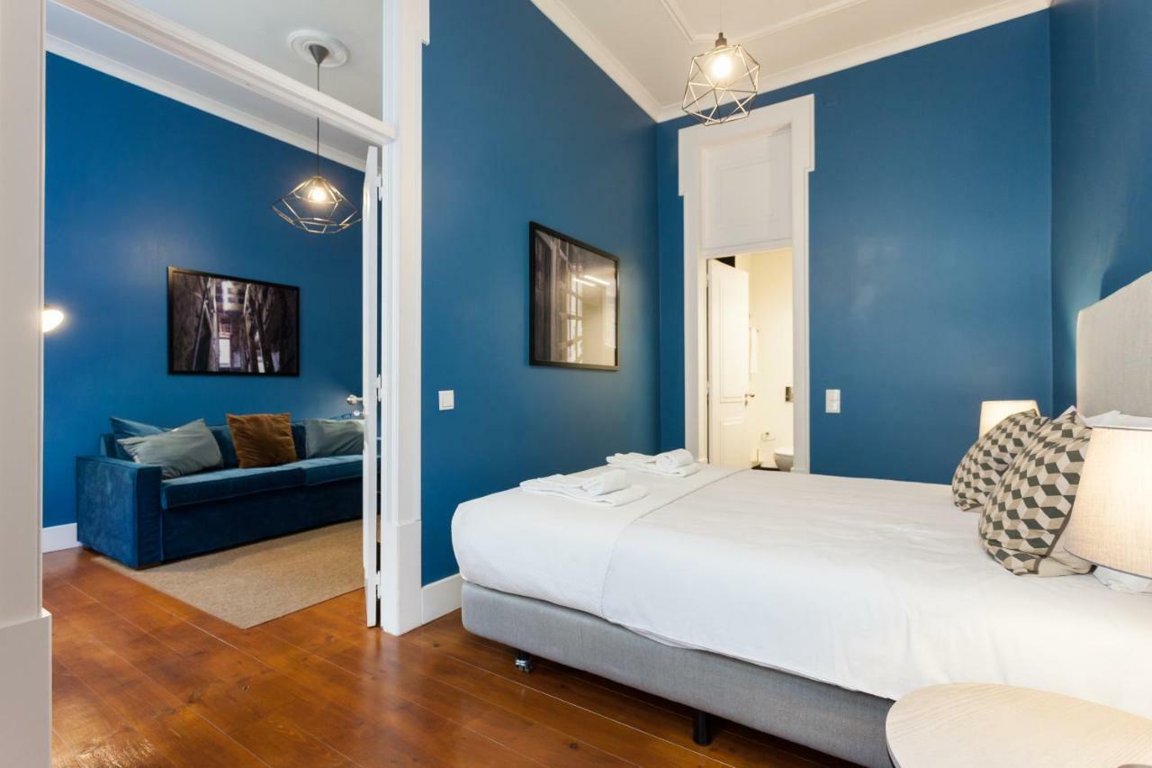 Baixa Vintage Three-Bedroom Apartment - By Lu Holidays Lisbon Bagian luar foto