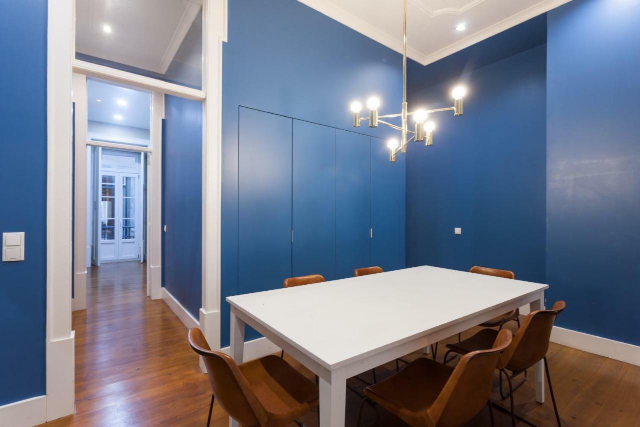 Baixa Vintage Three-Bedroom Apartment - By Lu Holidays Lisbon Bagian luar foto